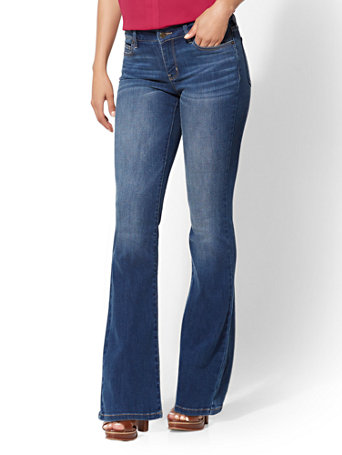 NY&C: Tall Mid-Rise Curvy Bootcut Jeans - Blue Hon
