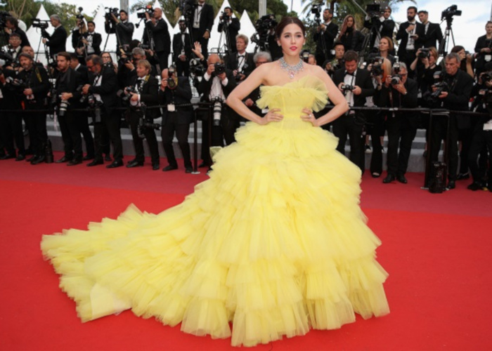 Celebrity Dresses That Give Us Major Princess Vibes | Fashionisers
