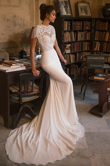 1510 Wedding Dress by Julie Vino Haute Couture | The Dressfinder .