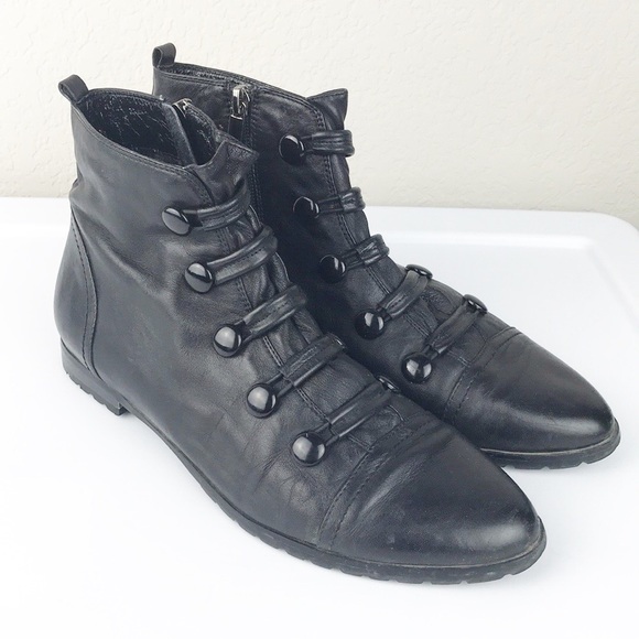 Wit Moon Li Shoes | Black Leather Victorian Flat Boots | Poshma