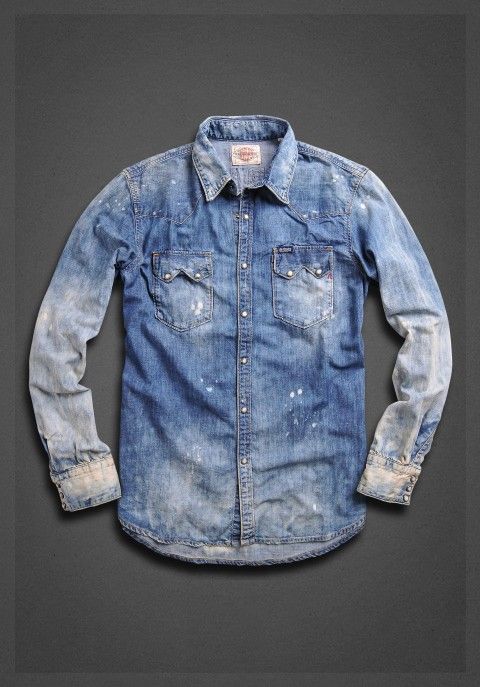 Denim shirt with double pockets with tarnishing and application on .