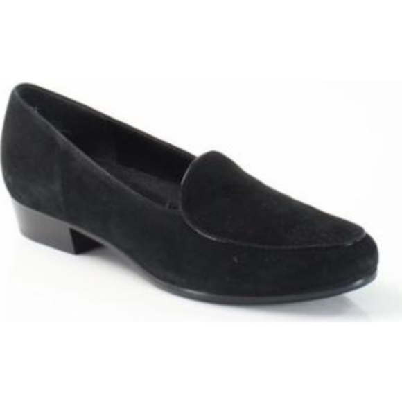 Munro Shoes | Mallory Loafers Suede Flats | Poshma