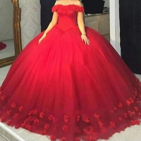 Romantic Red Quinceanera Dress With Handmade Flowers Ball Gown .