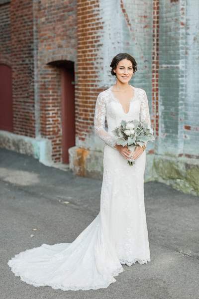 V-neckline Lace Vintage Wedding Dress Long Sleeves Bridal Gowns .
