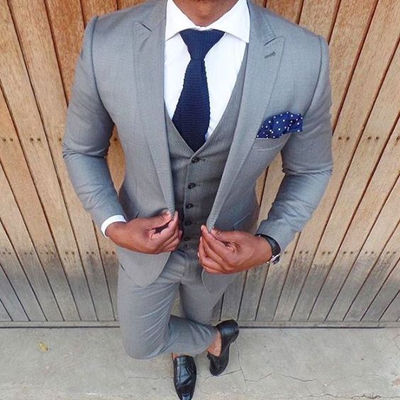 chic and clean groom look (With images) | Grey suit wedding, Mens .