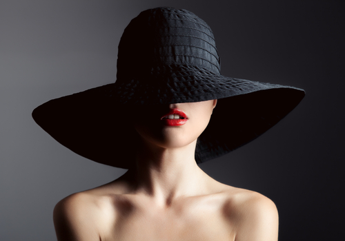 Women's Hats Etiquette: Fashion Dos And Don'ts When Wearing One .