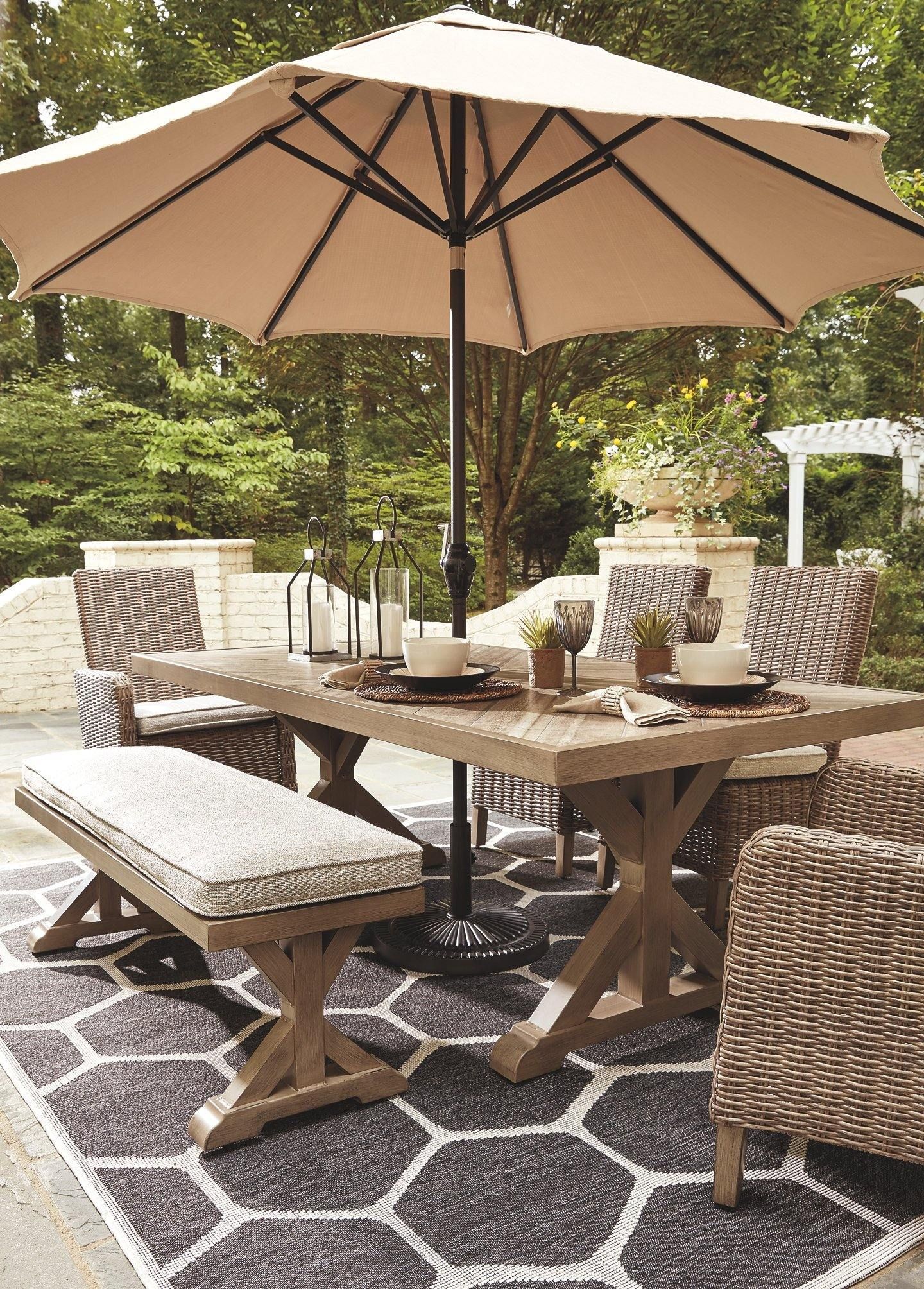 The Beauty of Complete Outdoor Dining Sets