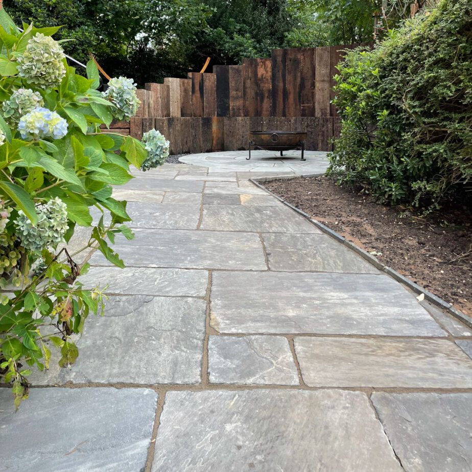 The Ultimate Guide to Choosing Paving Slabs for Your Outdoor Space