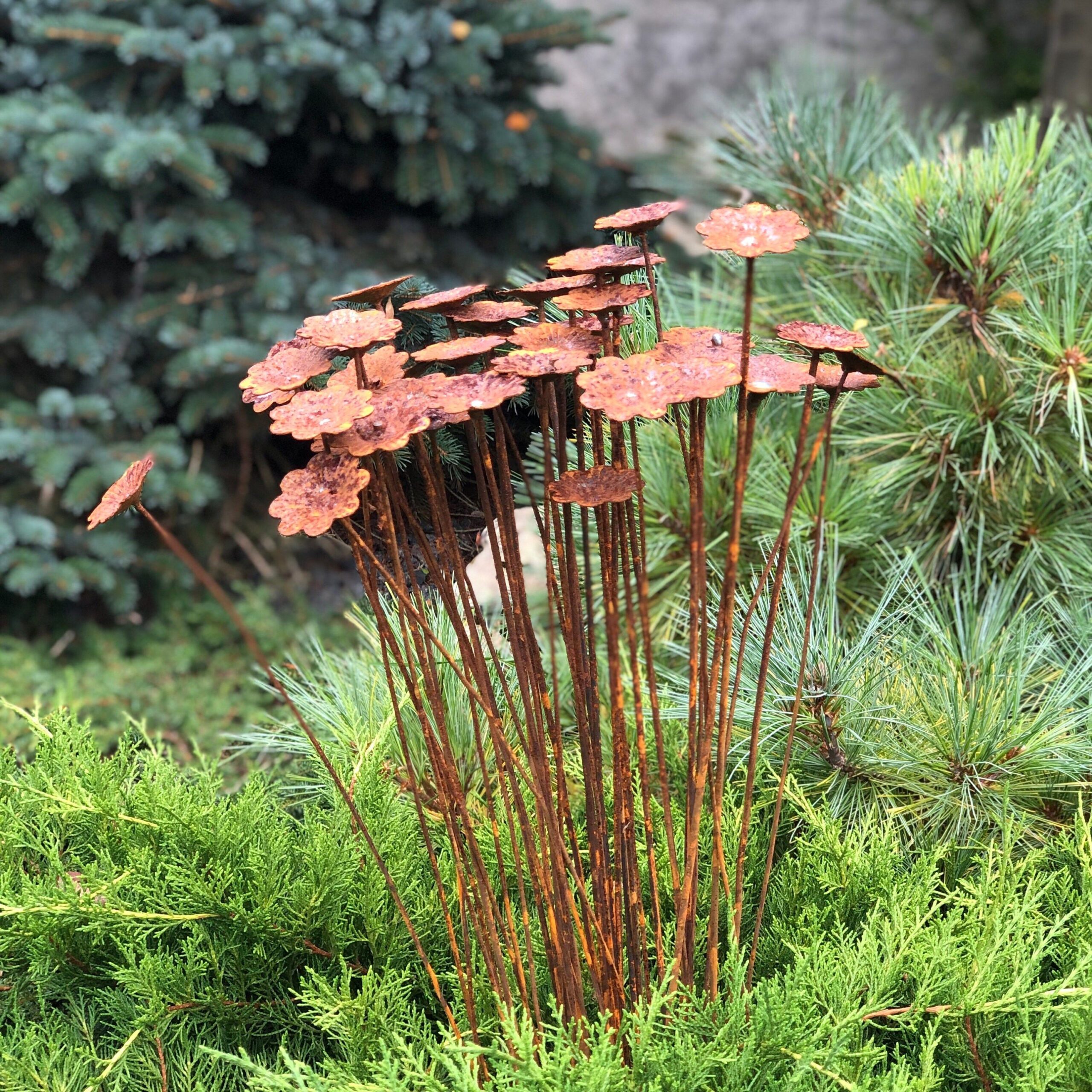 The Beauty of Metal Garden Art: Enhancing Outdoor Spaces with Sculptures and Ornaments