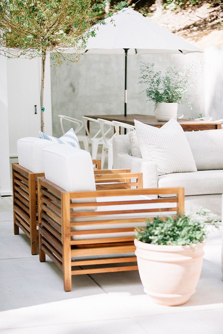 The Timeless Elegance of White Patio Furniture