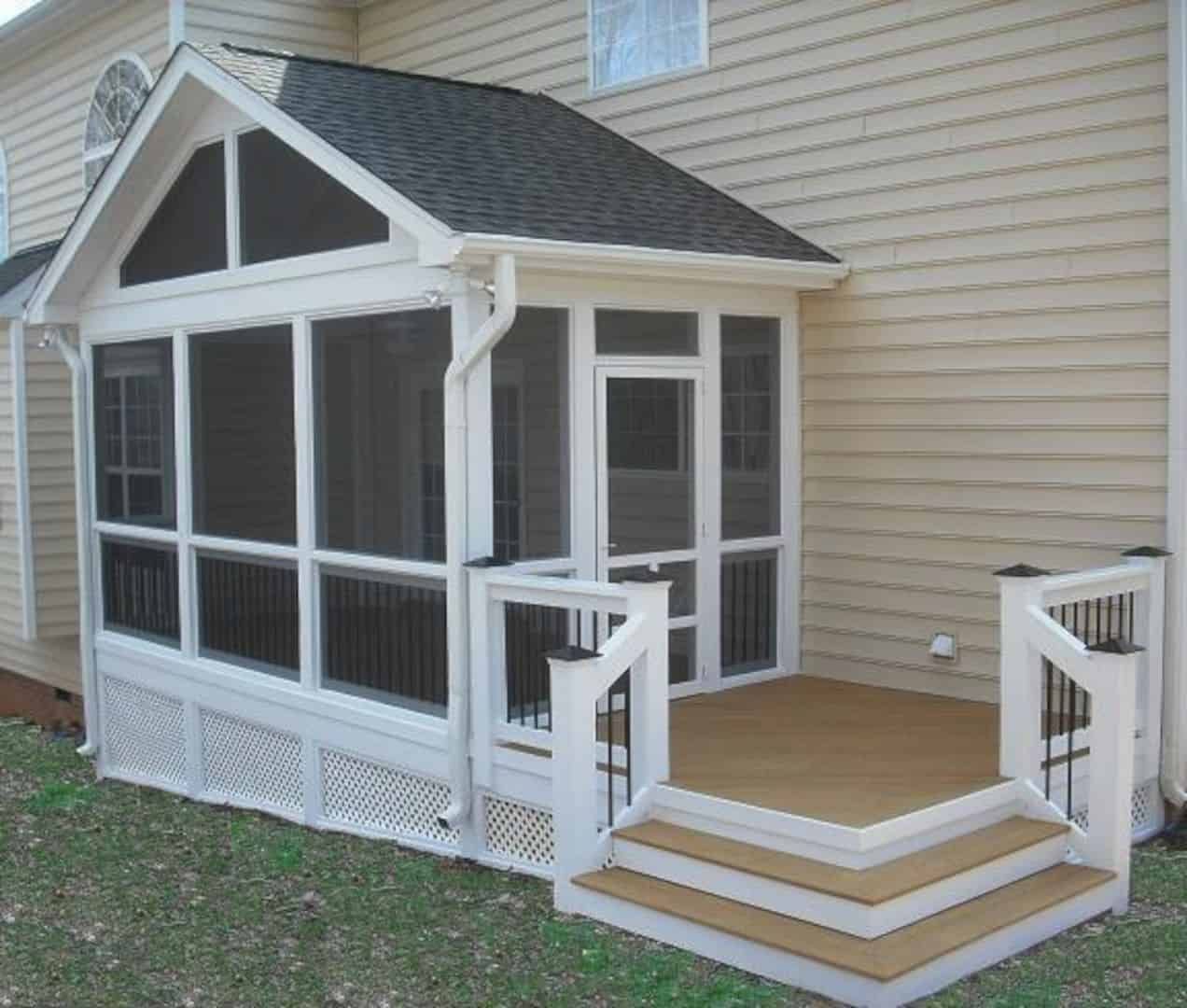 Enhancing Your Outdoor Living Space with a Screened-In Porch