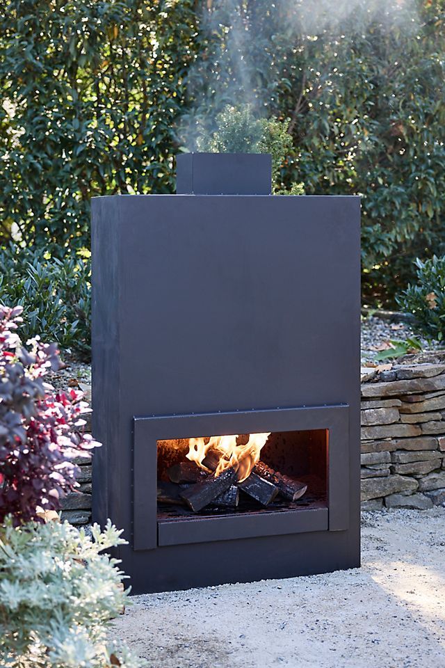 Creative Outdoor Fireplace Designs for Your Backyard Retreat