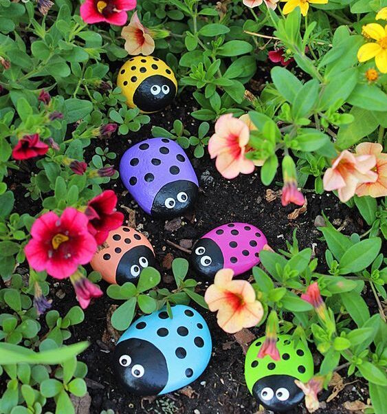 Creative Ways to Personalize Your Garden with Homemade Decorations