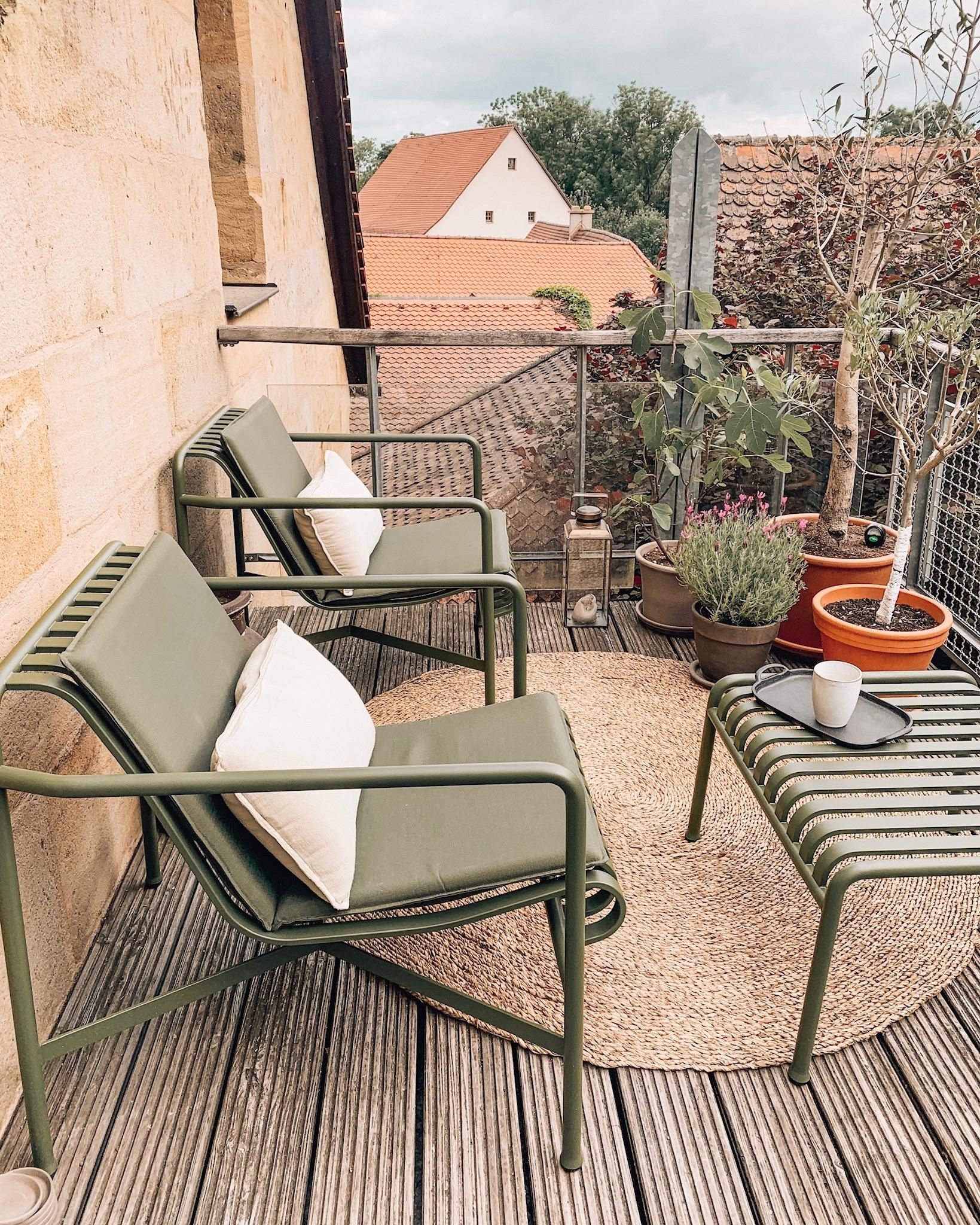 A Complete Guide to Stylish and Functional Balcony Furniture