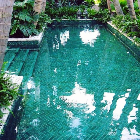 A Dive into the World of Stunning Swimming Pool Designs