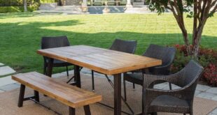 outdoor table and chairs