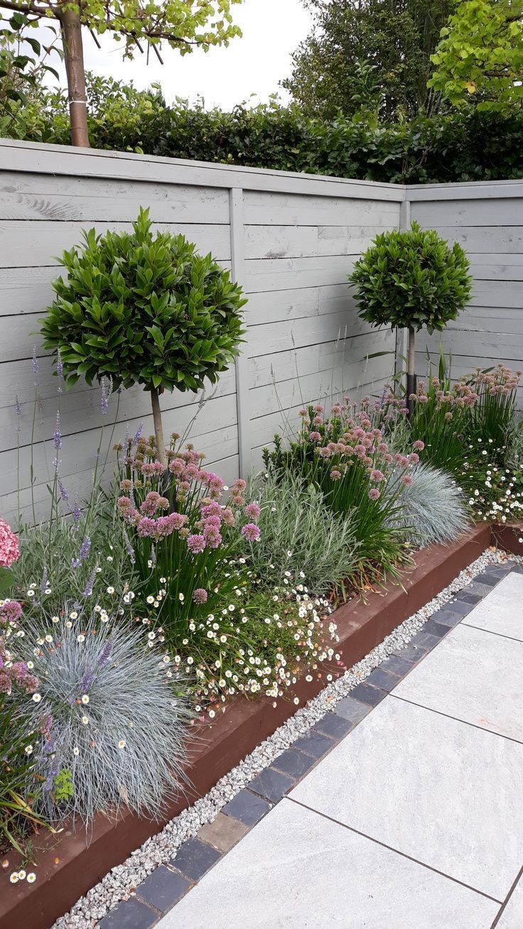 A Simple Garden Enhances the Front of Your Home