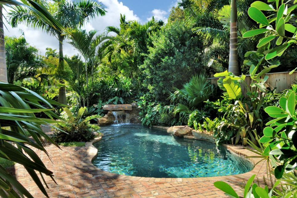 landscape ideas around pool