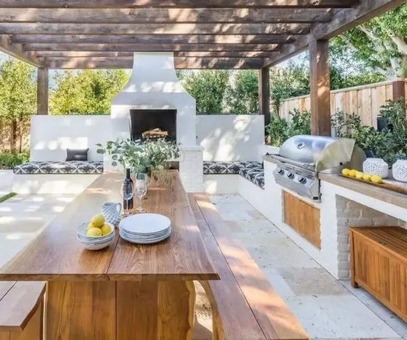 Achieving the Perfect Outdoor Kitchen: A Guide to Design and Layout