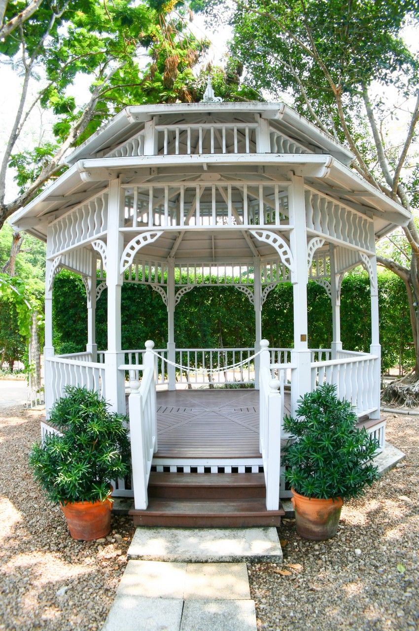 Aesthetic Appeal: The Charm of a White Gazebo