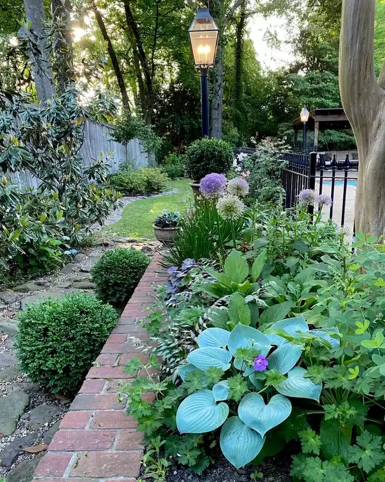 Beautiful Front Yard Garden Design Ideas to Transform Your Outdoor Space