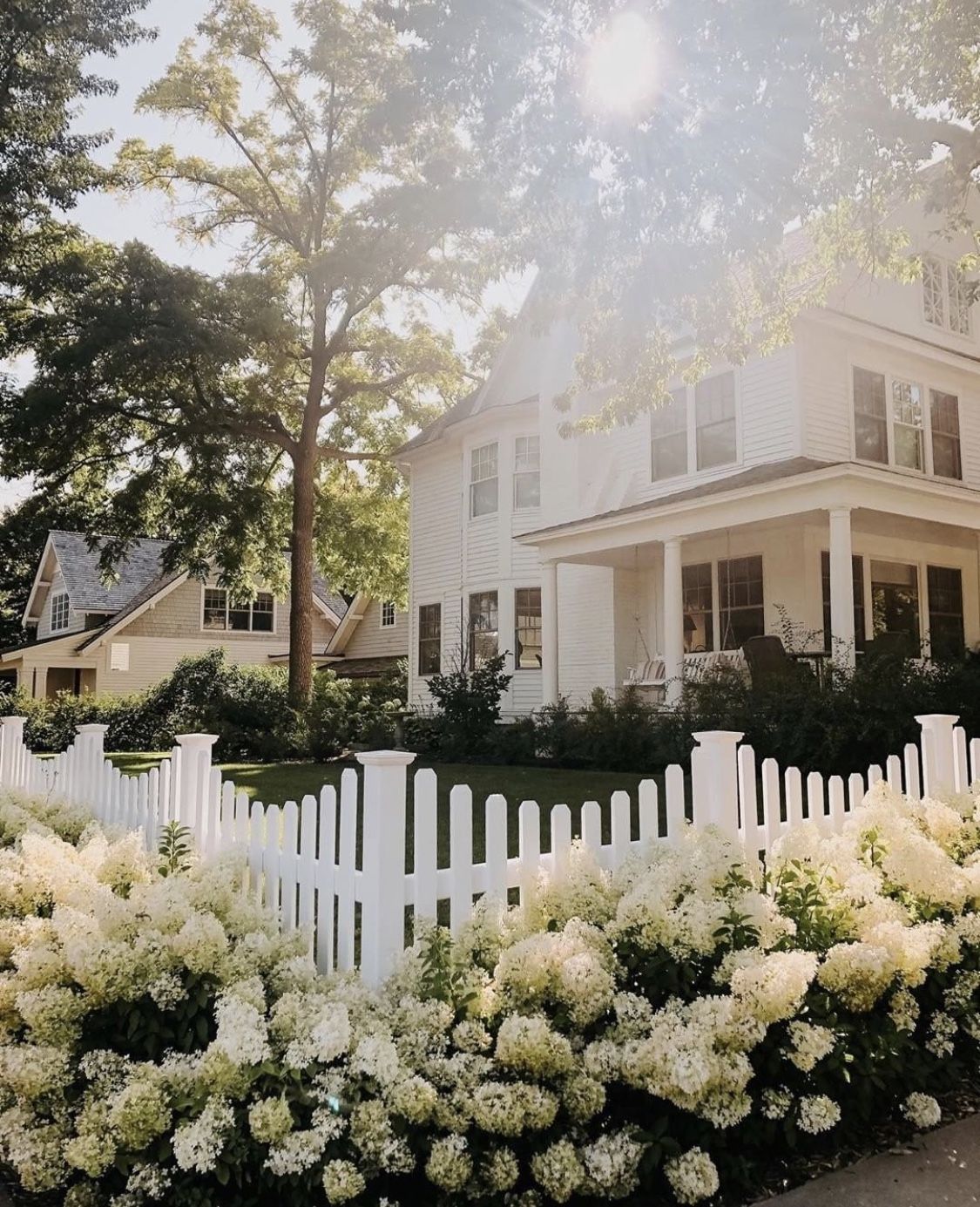 Beautiful Picket Fence Design Inspirations