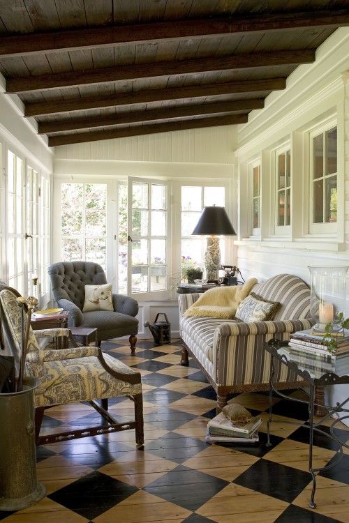 Beautiful Sun Porch Ideas for a Cozy and Relaxing Retreat