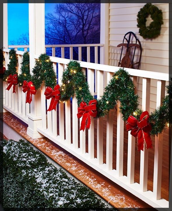 Beautiful Ways to Decorate Your Front Porch for the Holidays