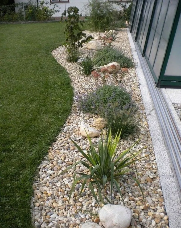 Creating a stunning garden with rocks