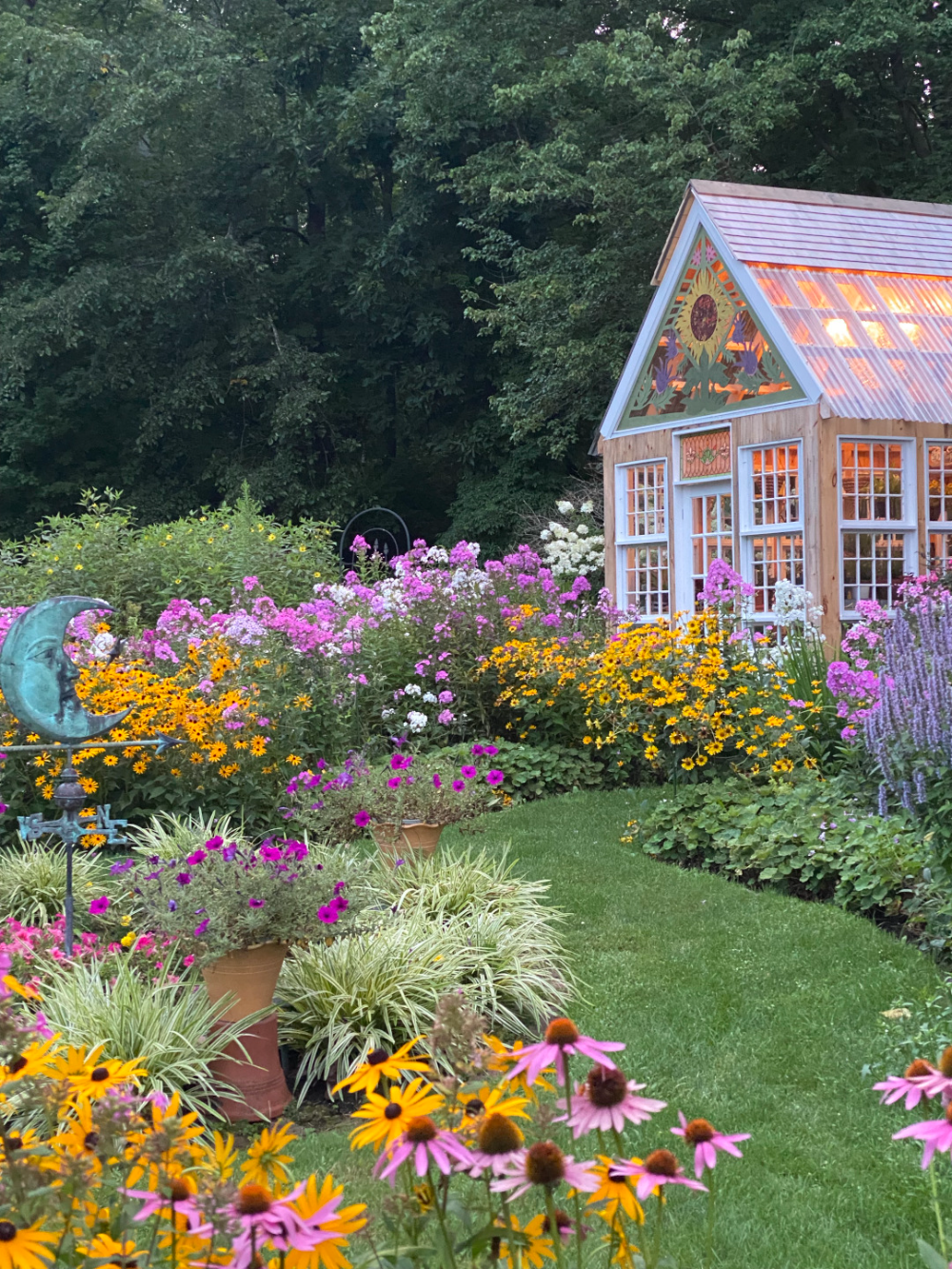 Blooming Beauty: A Tour of a Flourishing Flower Garden