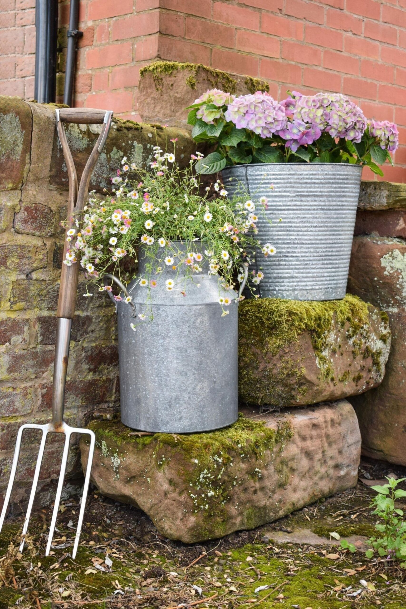 Charming Rustic Garden Planters to Enhance Your Outdoor Space