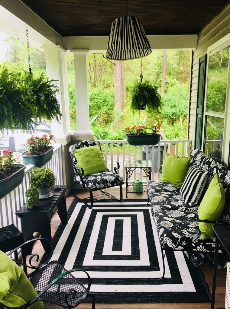Charming Ways to Decorate Your Small Screened-In Porch