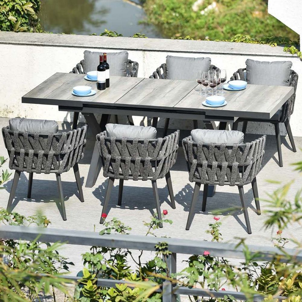 Choosing the Perfect Patio Table Set for Your Outdoor Space