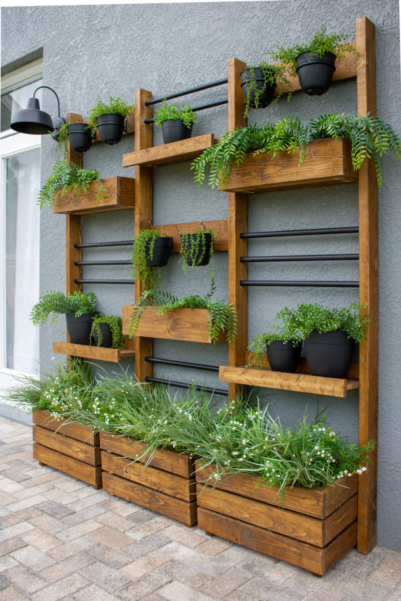 Colorful Garden Planter Wall: A Vertical Oasis of Blooms