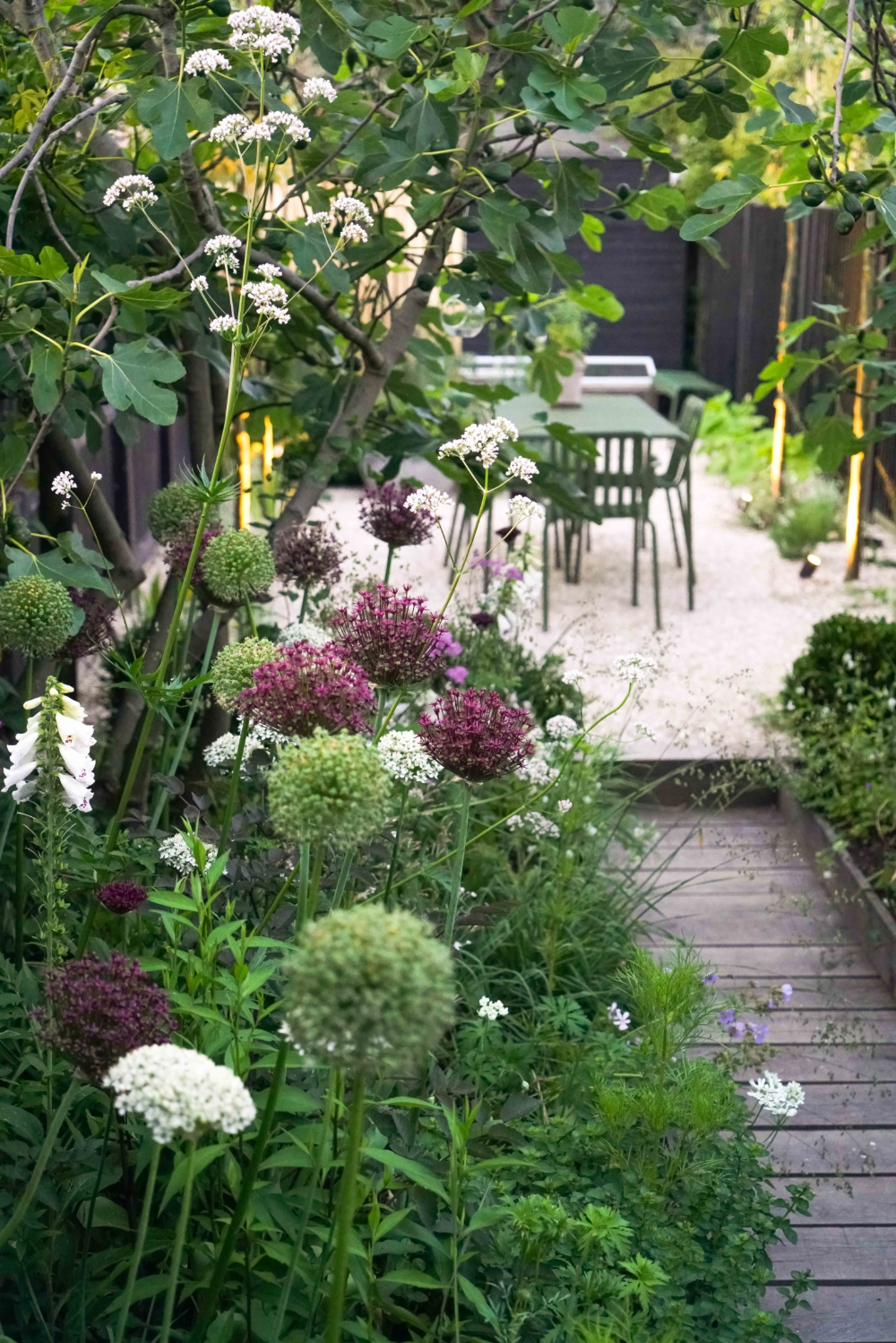 Compact Front Yard: Making the Most of Limited Space