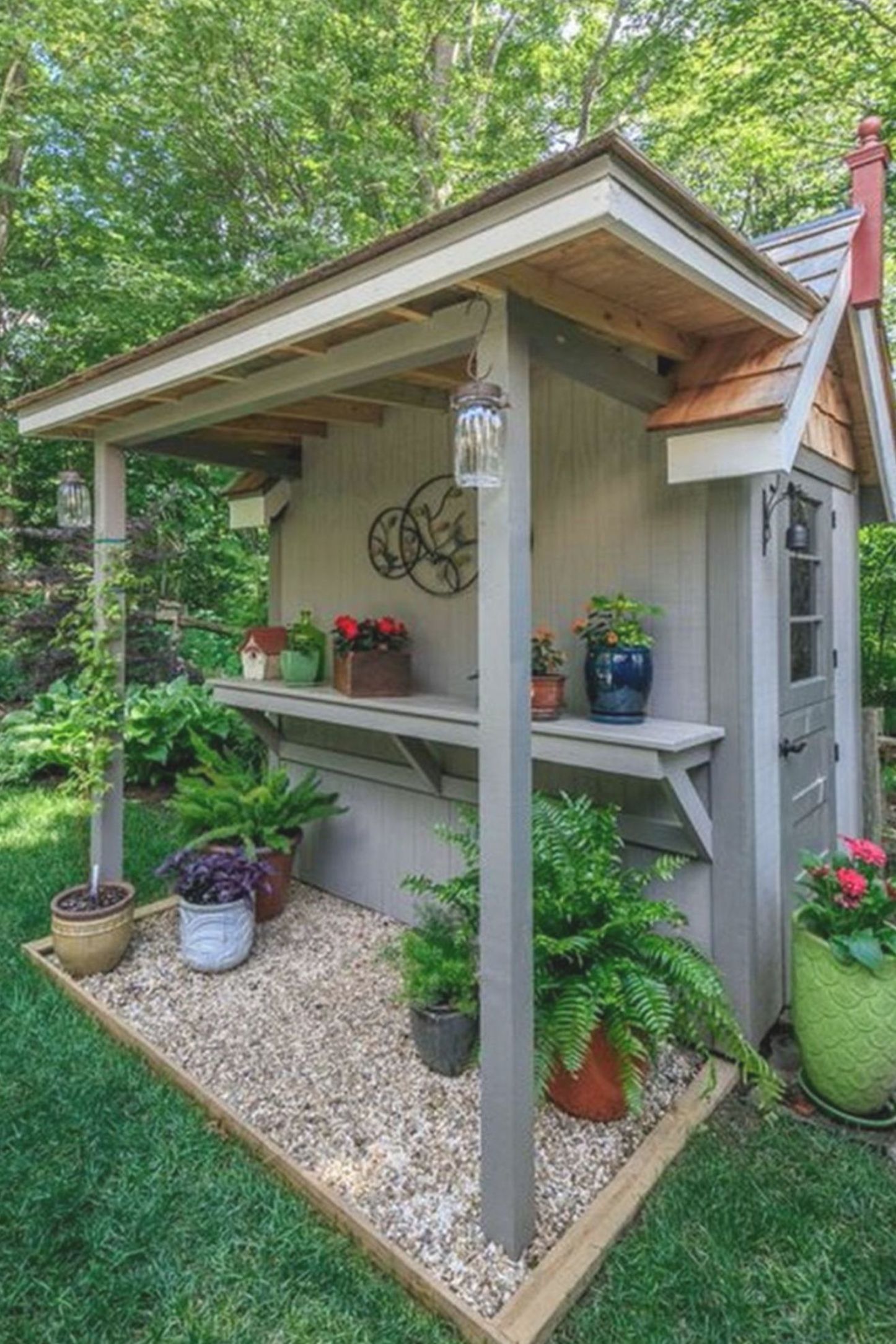 Compact Solutions for Garden Organizing