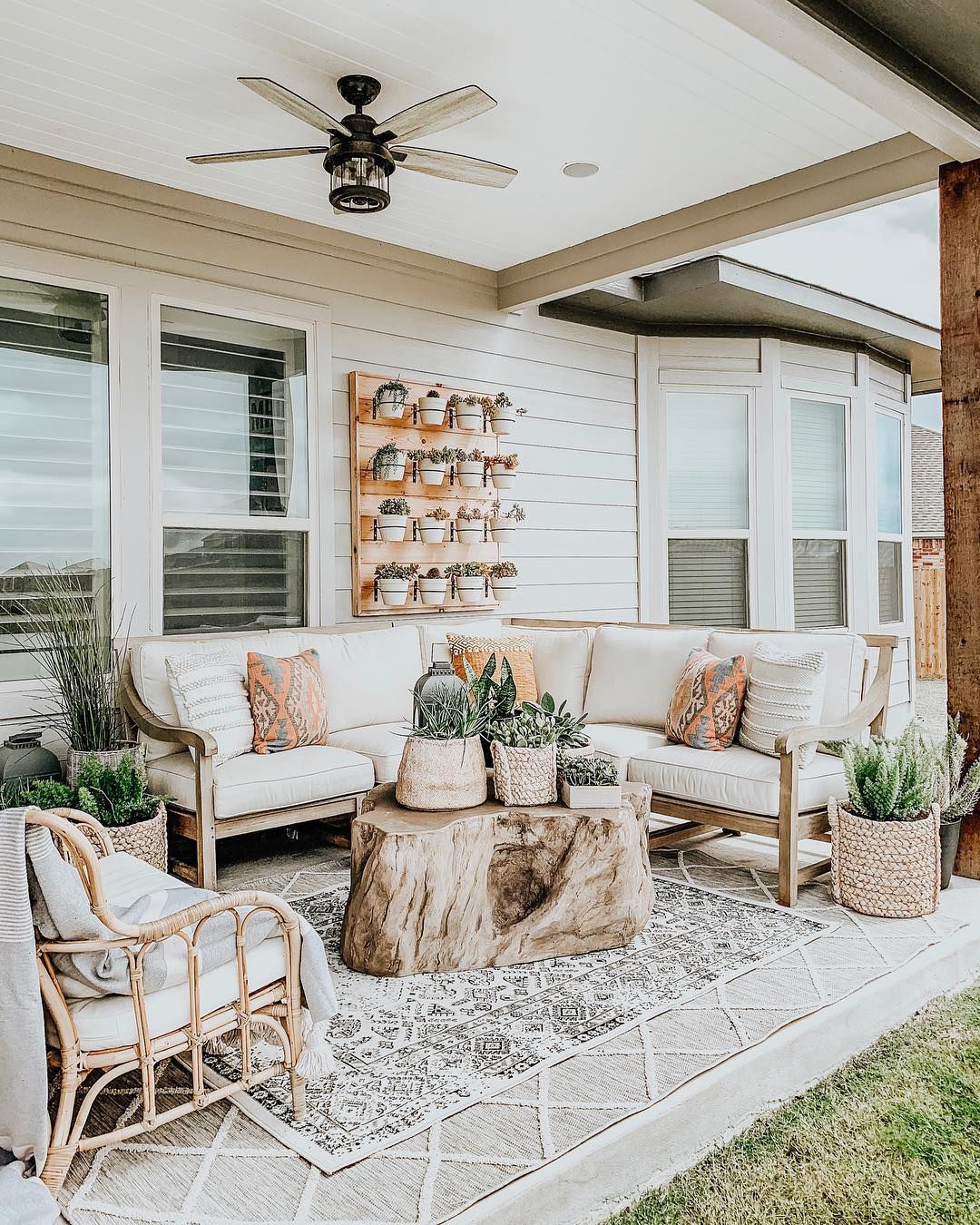 Complete Your Outdoor Oasis with a Stylish Patio Furniture Set