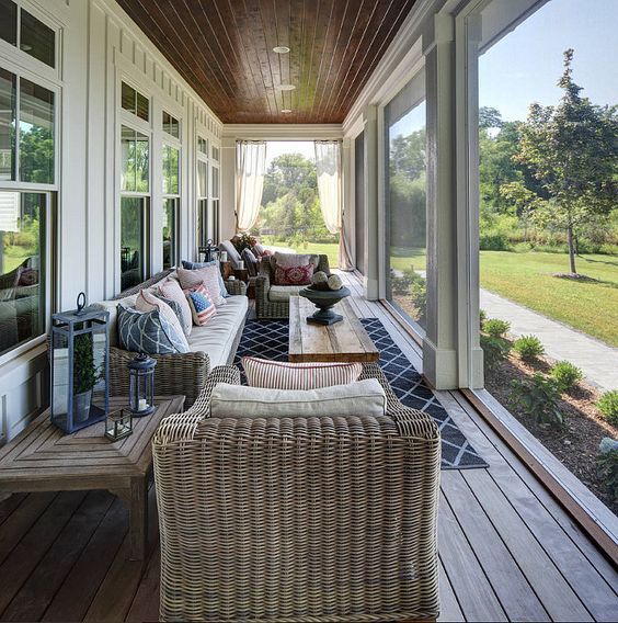 Cozy and Stylish Enclosed Back Porch Design Inspirations