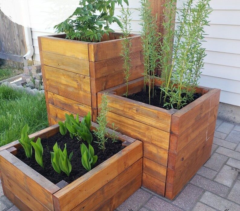 Create Your Own Garden Planter Boxes with This DIY Guide