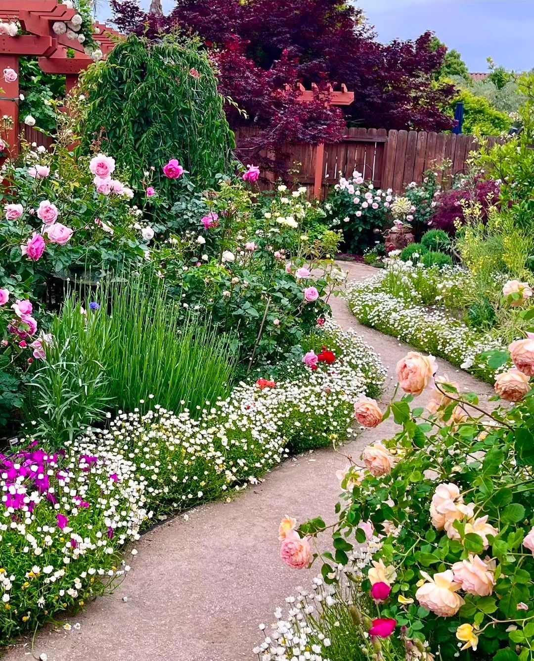 Creating Stunning Flower Garden Designs to Transform Your Outdoor Space