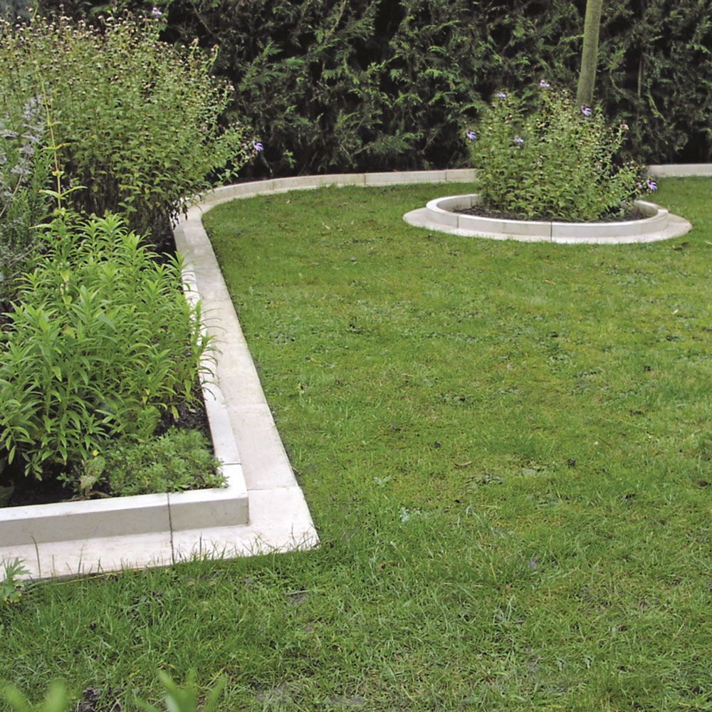 Creating a Beautiful Border for Your Garden: The Importance of Edging