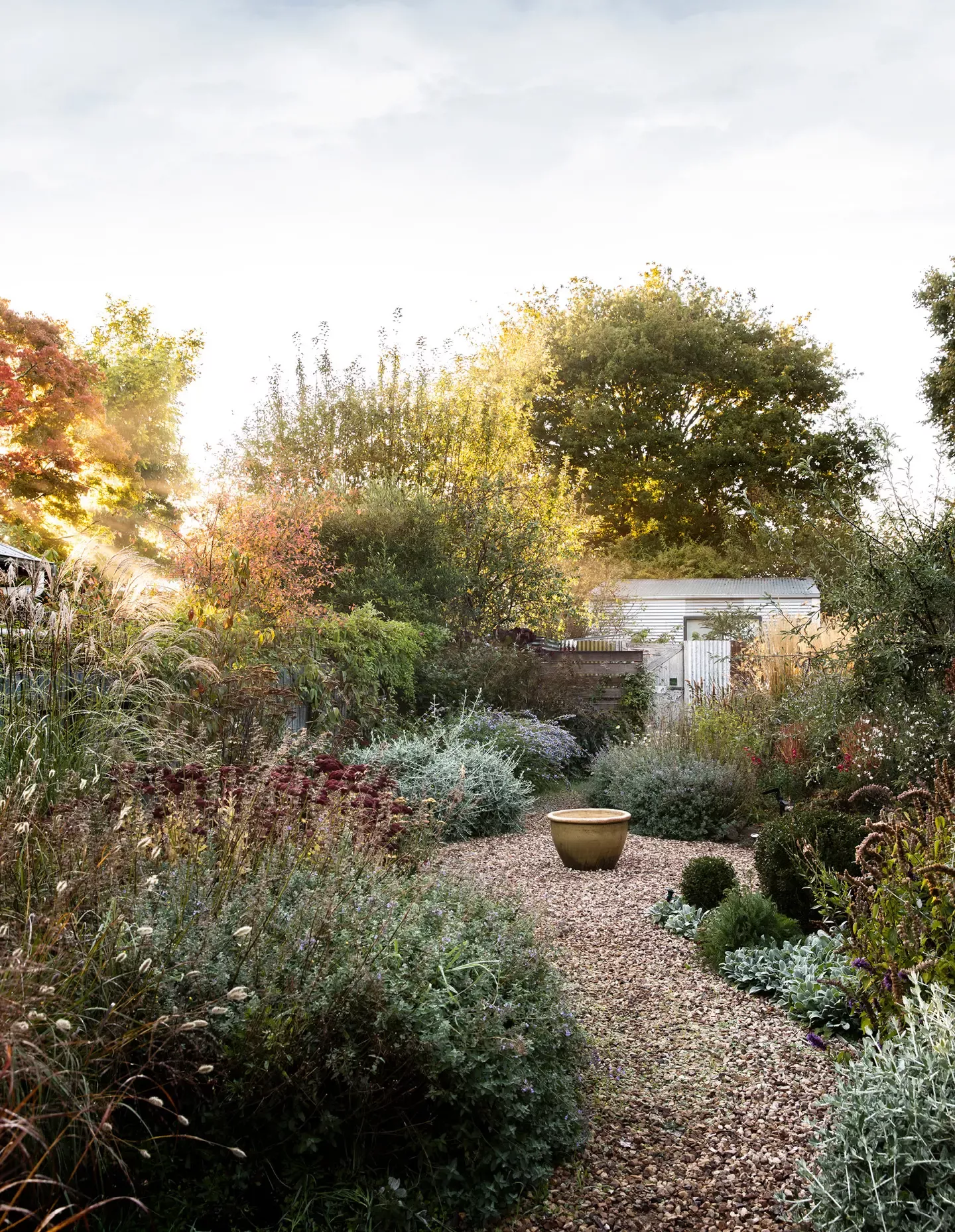 Creating a Beautiful Garden Landscape: A Guide to Designing a Tranquil Outdoor Sanctuary