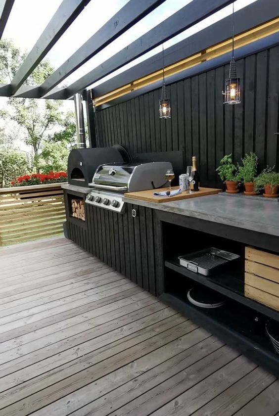 Creating a Beautiful Outdoor Kitchen Space