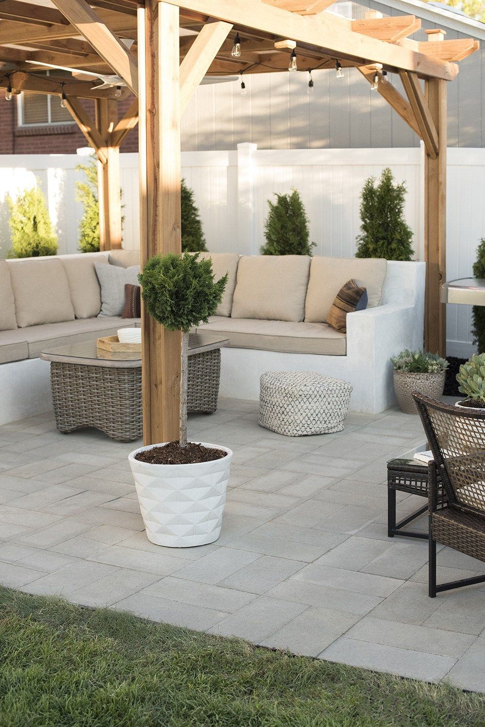 Creating a Beautiful Outdoor Oasis with a Paver Patio