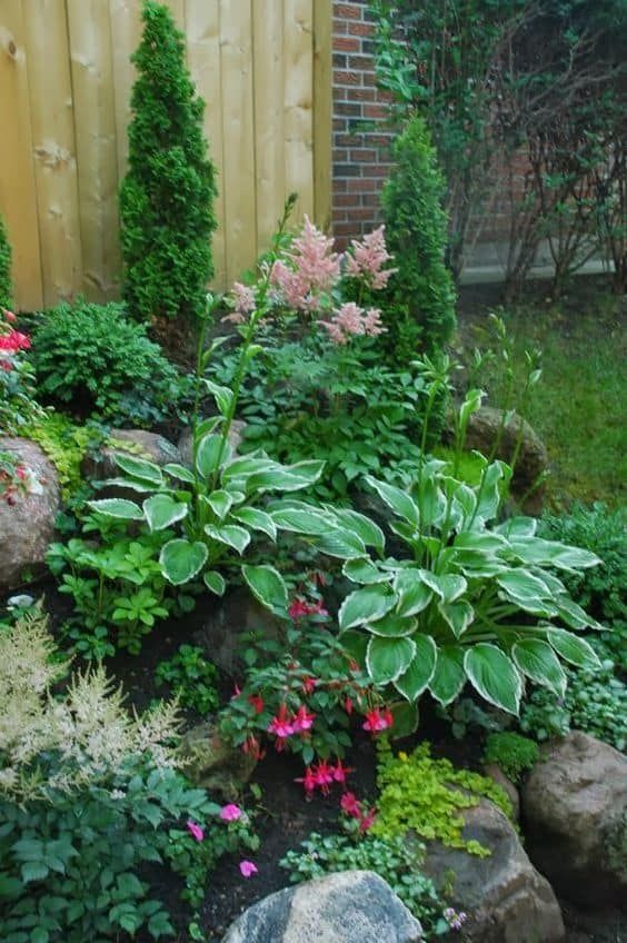 Creating a Charming Front Yard Oasis with Small-Space Landscaping
