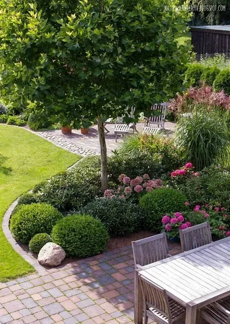 small front yard landscaping