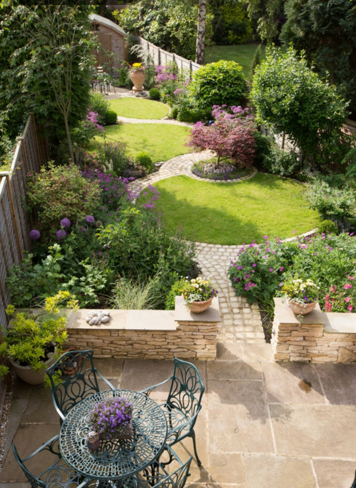 Creating a Charming Garden Oasis: Tips for Small Space Landscaping