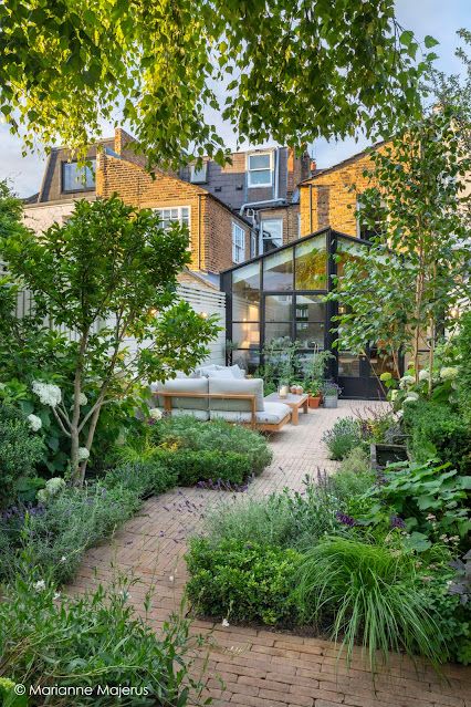 Creating a Charming Garden Oasis with Thoughtful Landscape Design