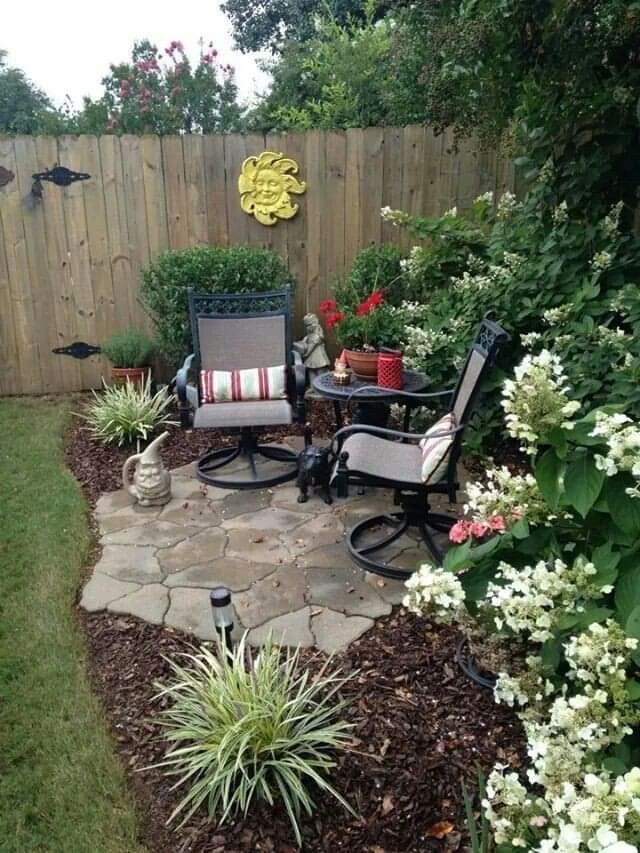 Creating a Cozy Front Yard Sitting Area: Ideas for Relaxation and Entertaining