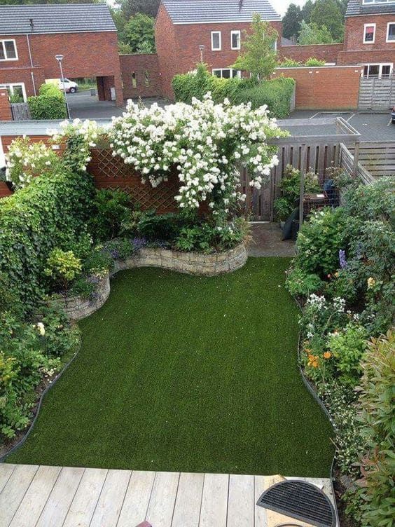 Creating a Cozy Outdoor Oasis: Transforming Your Small Garden Backyard
